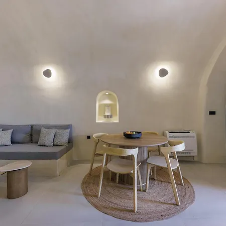 Annouso With Hot Tub By Caldera Ía