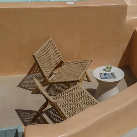 Annouso With Hot Tub By Caldera Ía